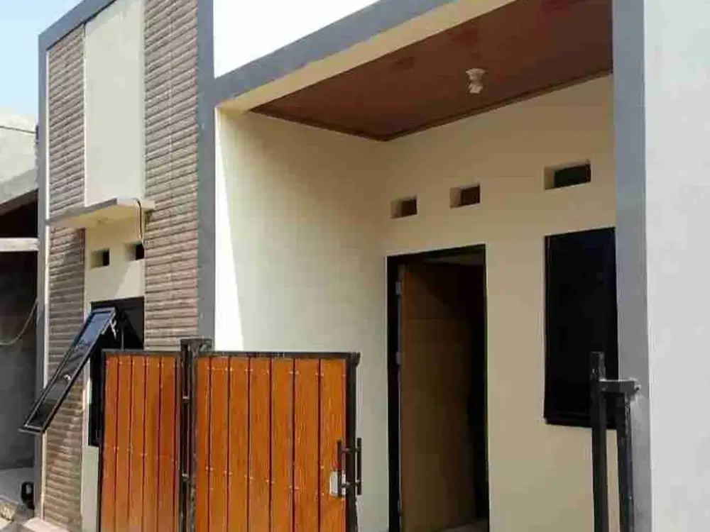 Di jual rumah baru Redy tinggal isi aja Lokasi jln sukarela peninggilan Ciledug