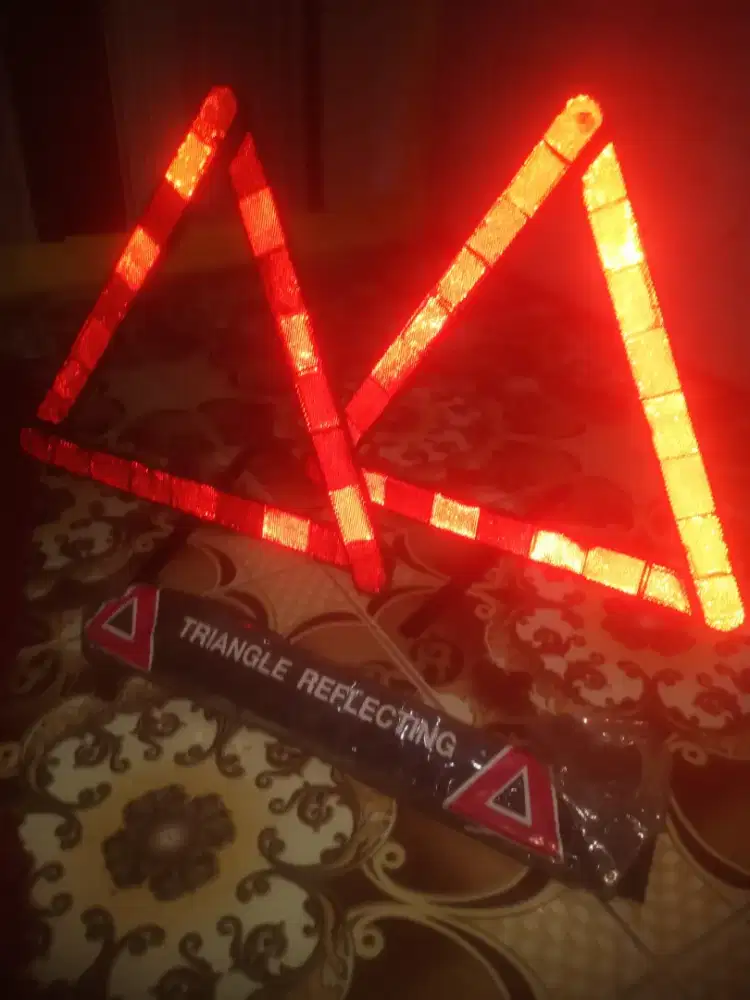 Lampu tanda bahaya exs avanza