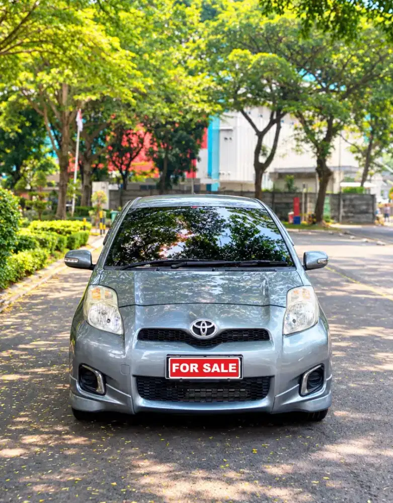 YARIS 1.5 E MATIC 2012
