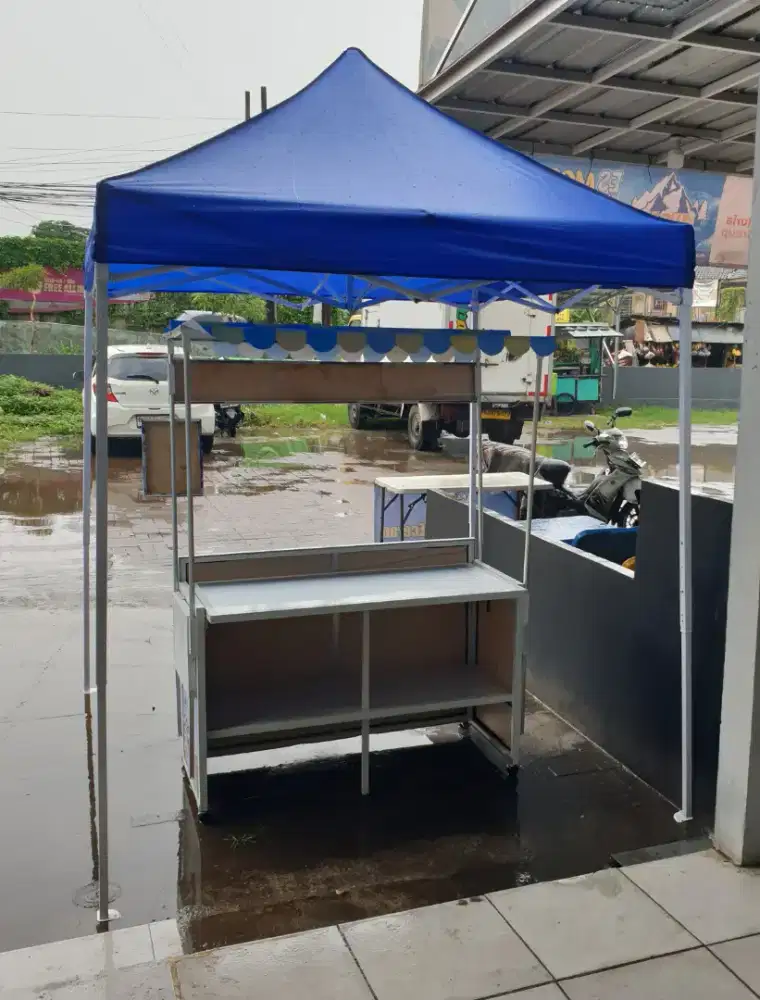 Tenda Jualan Makanan dan Minuman
