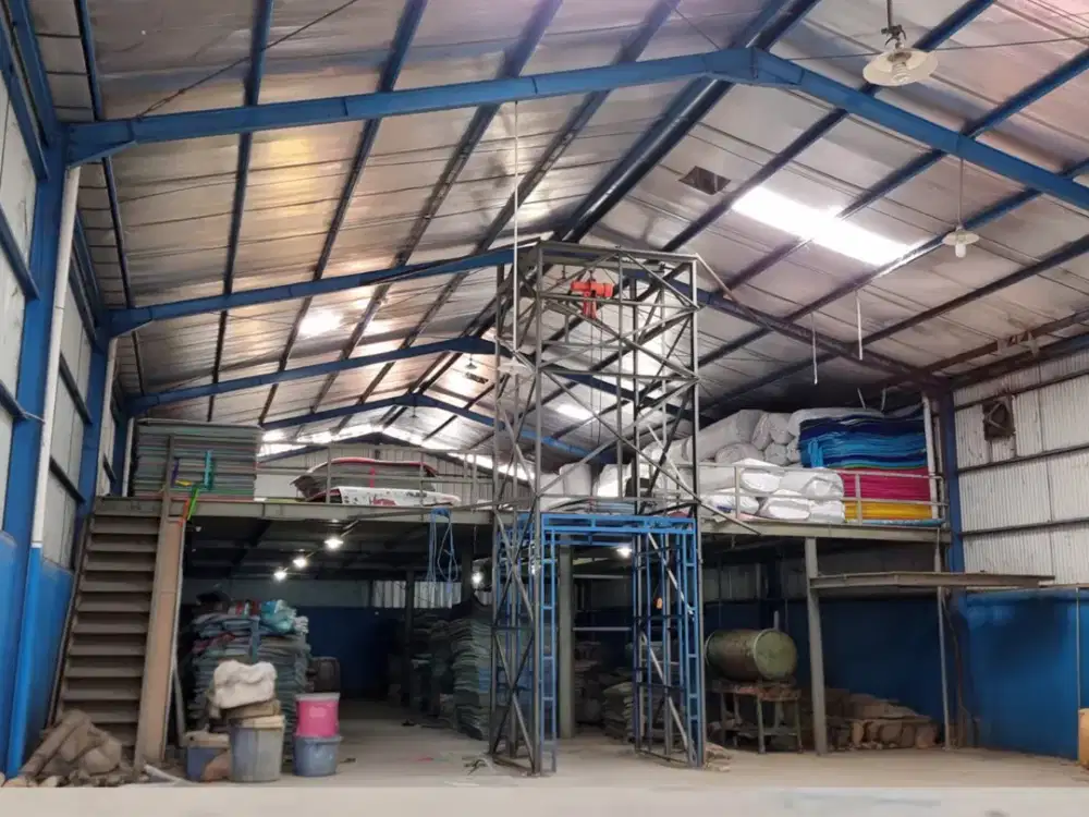 DISEWAKAN GUDANG PRODUKSI CIPONDOH, LISTRIK BESAR & HOIST 2 TON!
