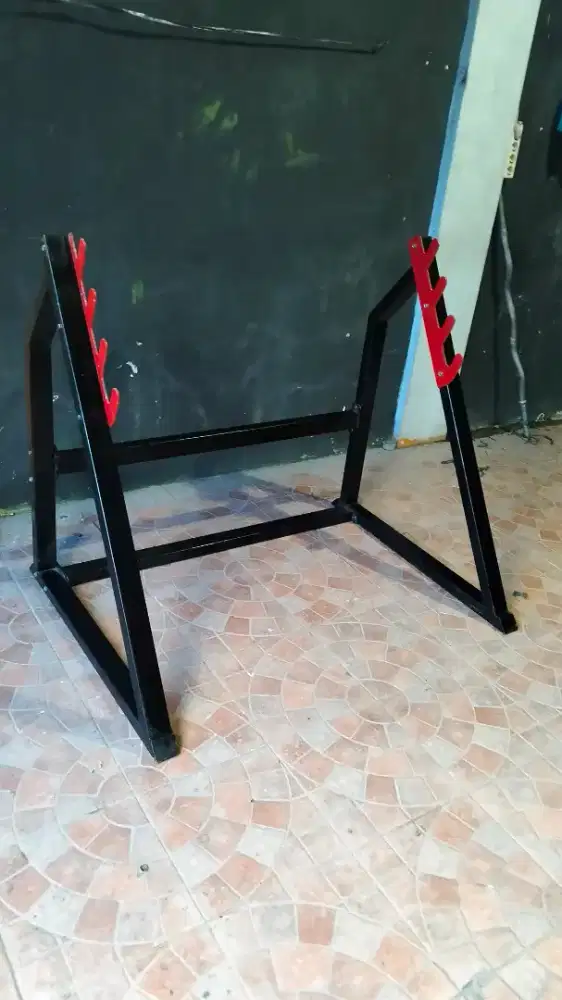 Squat rack barbell. Alat olahraga