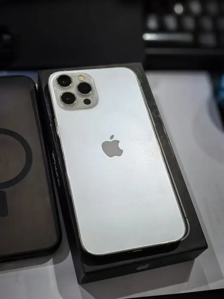 Iphone 12 Promax 256gb fullset kamera ciamik batre badak