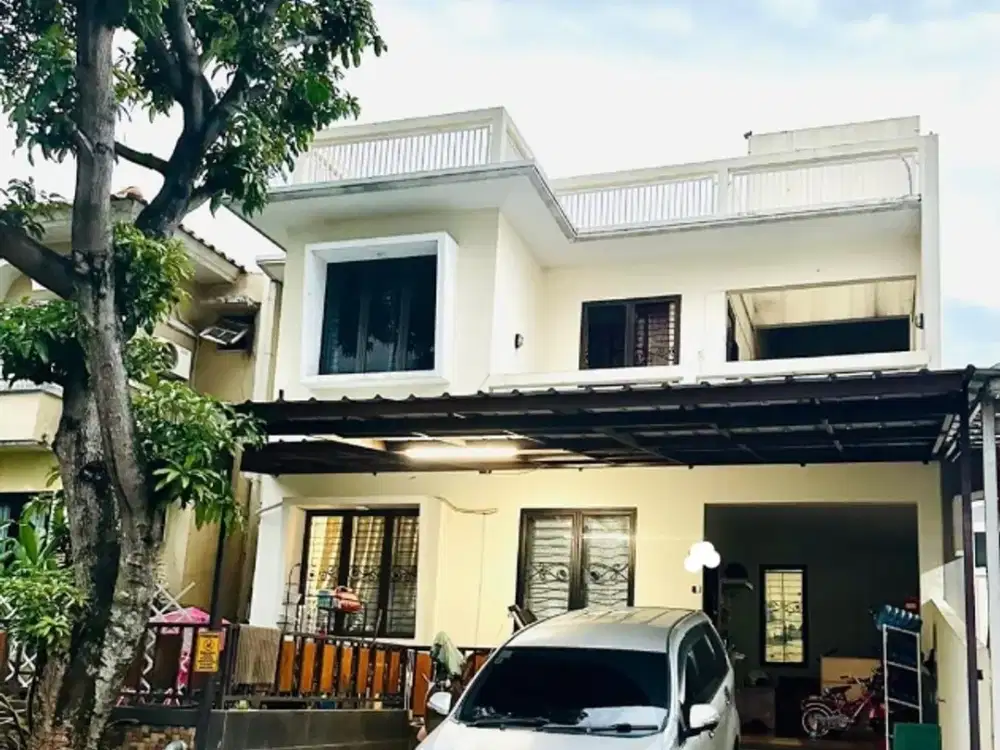 Dijual cepat rumah siap huni  rapih 3 lantai di Legenda Wisata Cibubur