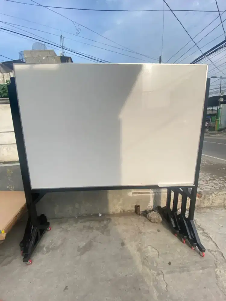 PAPAN TULIS JUMBO KAKI BESI PROMO
