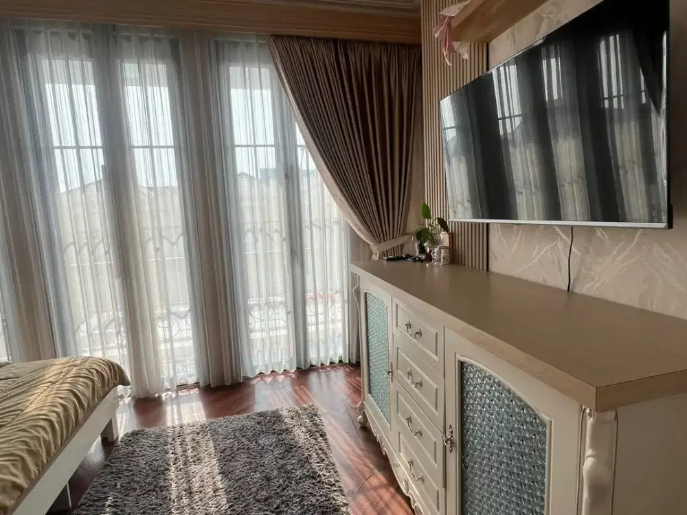 Rumah Baru Mewah Full Furnished by Design Interior di Boulevard Citra