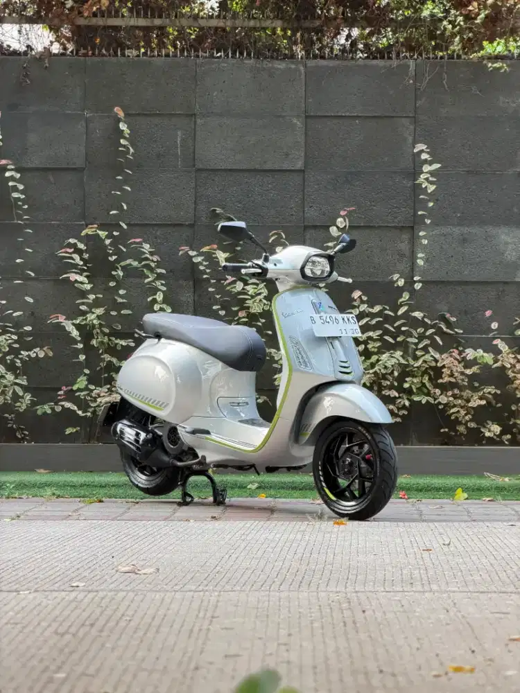 PIAGGIO VESPA SPRINT TECH 150 IGET ABS TFT TH 2025 PERFECT CONDITION