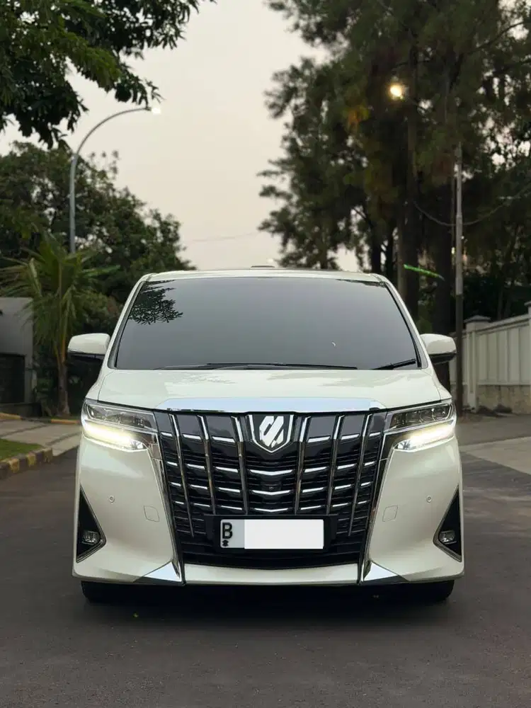 TOYOTA ALPHARD Tahun 2022