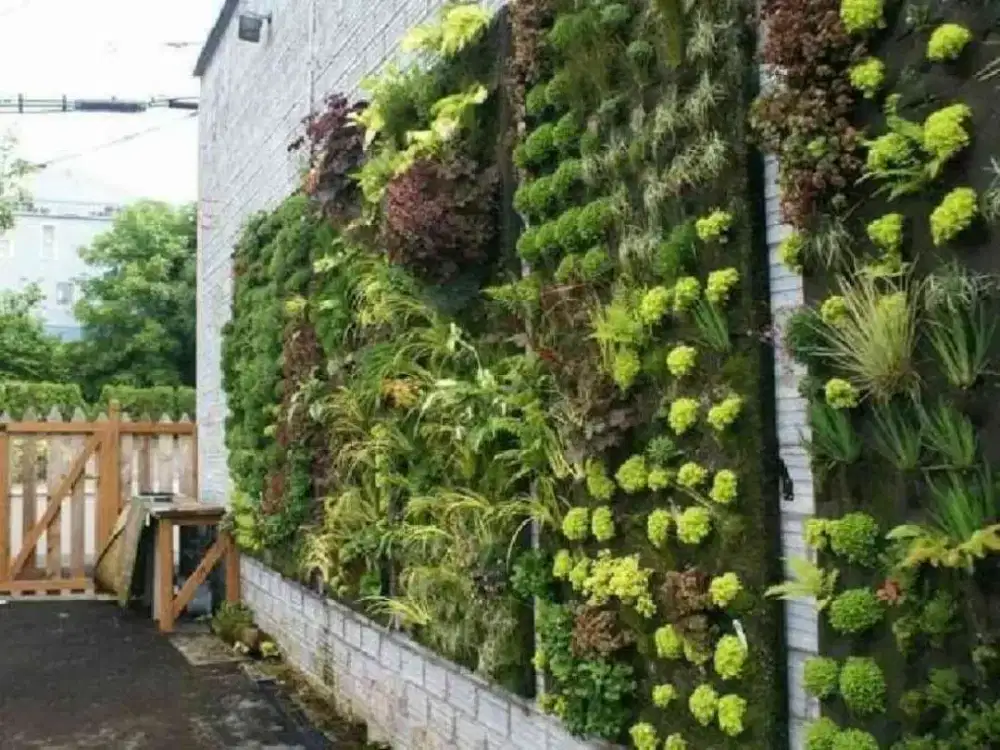 Tukang tanaman vertikal