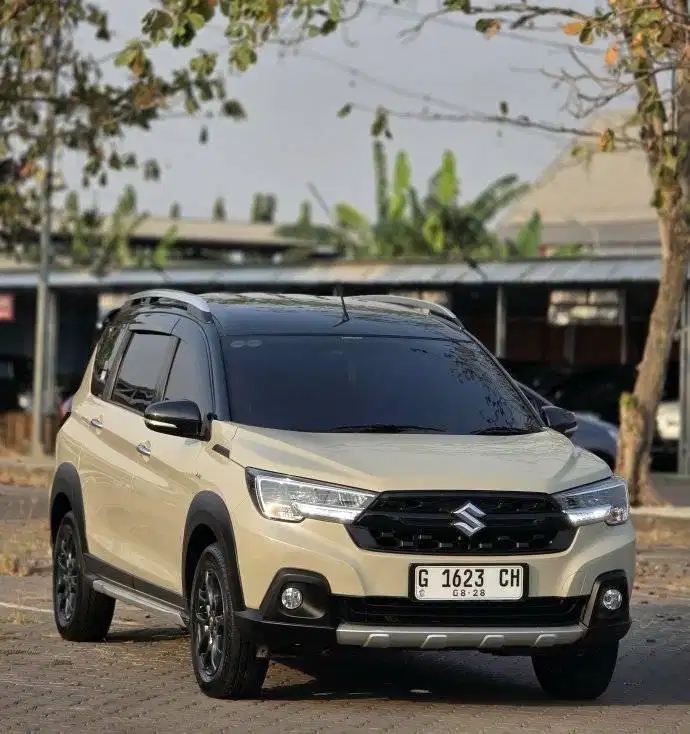 Suzuki XL7 Alpha Hybrid Two Tone 2024 Automatic Plat G Istimewa