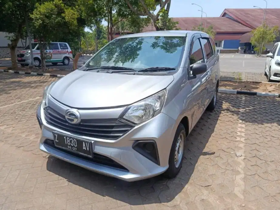 Daihatsu Sigra 1.0 D Bensin-MT 2022