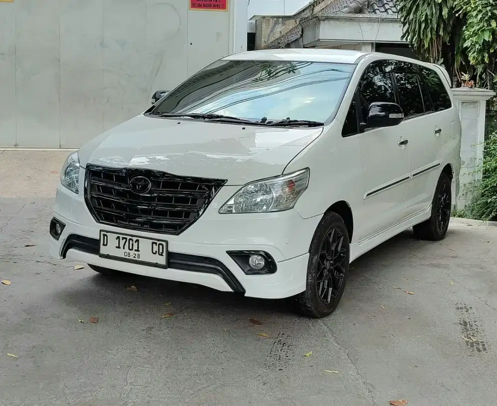 KIJANG INNOVA V LUXURY 2.0 AT 2014 KM 65rb RECORD TOYOTA BANDUNG
