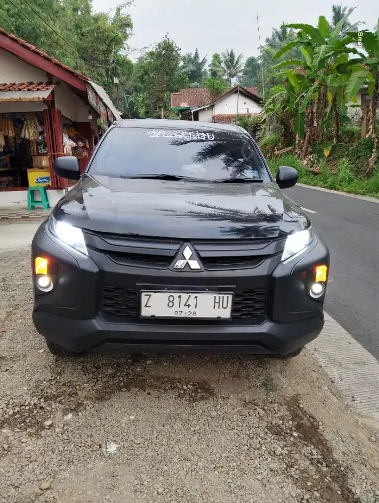 jual mobil triton bekas
