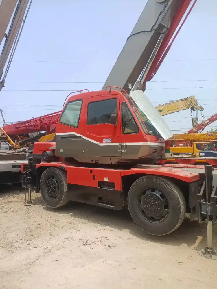 ROUGHTER CRANE 12 TON TADANO