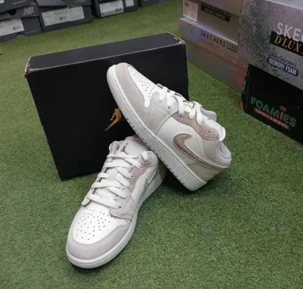Sepatu Nike Air Jordan 1 Low SE