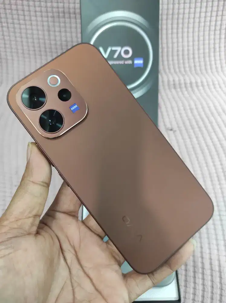 Vivo V70 basic Ram 12/256 mulus 99% fullset original