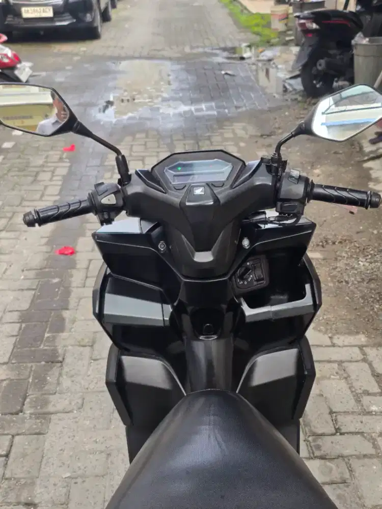 VARIO 160 CC HITAM