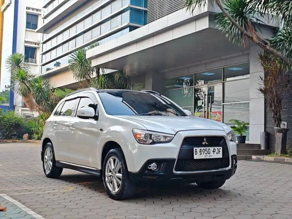 Outlander PX AT 2013 Putih Metalik Pajak Panjang