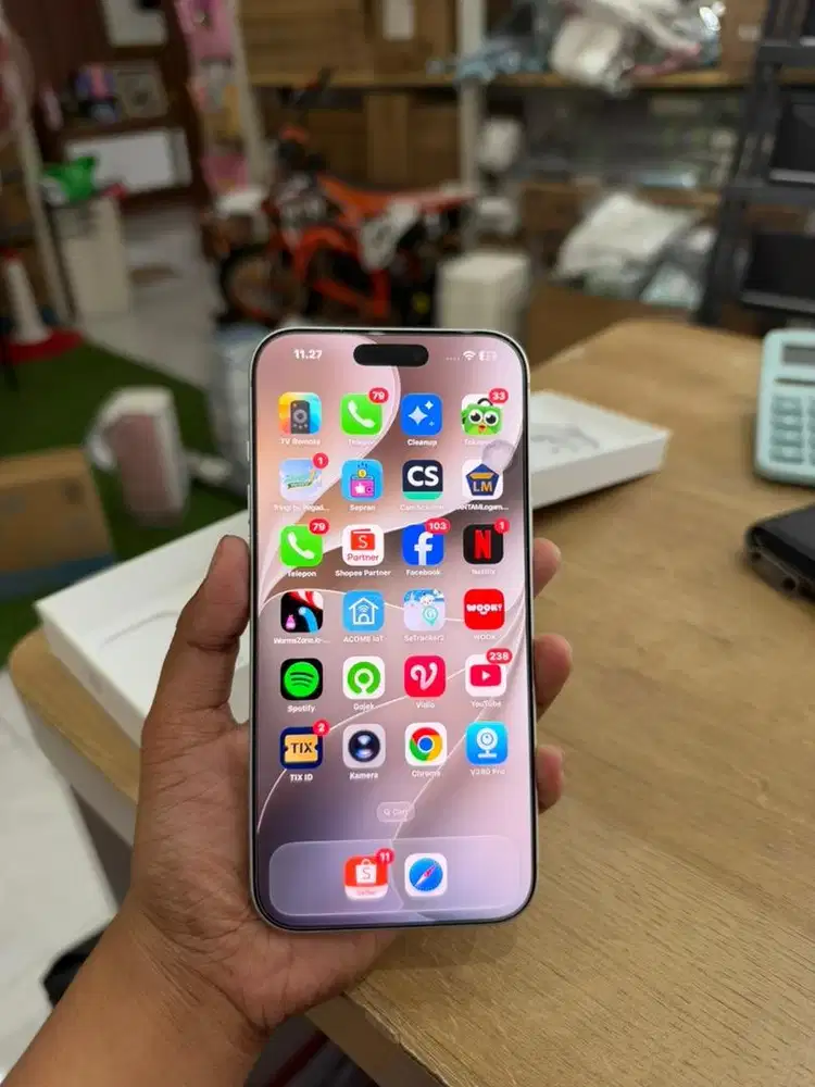 IPhone 17 Pro Max 256Gb Silver Garansi s/d Feb 2027