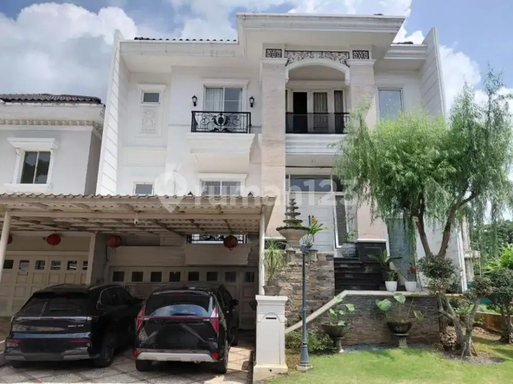 Rumah 3 Lantai Fasilitas Dekat Pusat Perbelanjaan dan Selokah