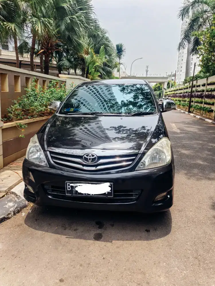 Dijual mobil kijang Innova matic tipe V