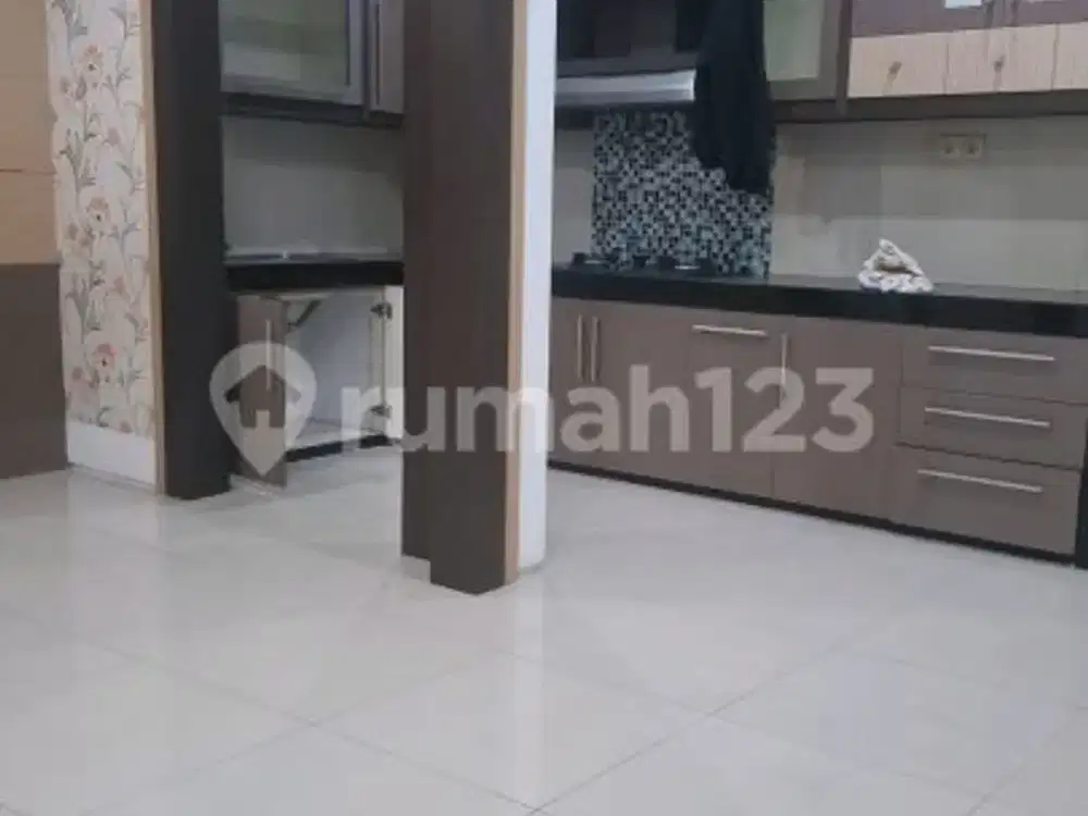 Rmh 2Lantai Siap Huni dan Dekat Restoran&Caffee
