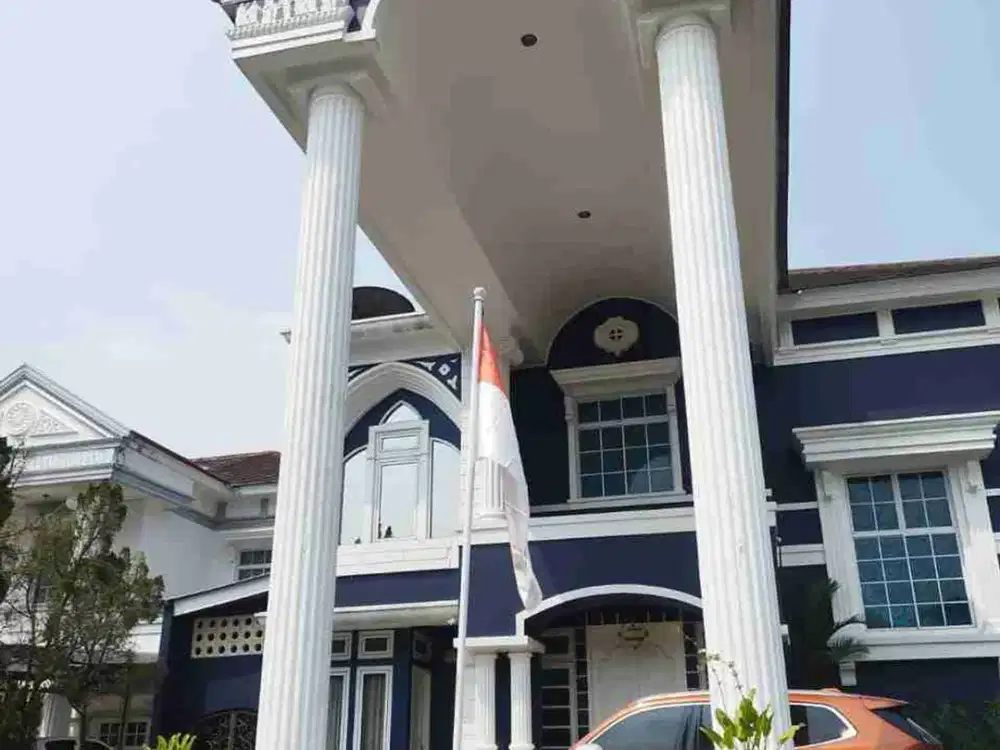 RUMAH 2 LANTAI LEGENDA WISATA CIBUBUR SHM PRIVAT POOL BANGUNAN MEWAH RAPI SIAP HUNI