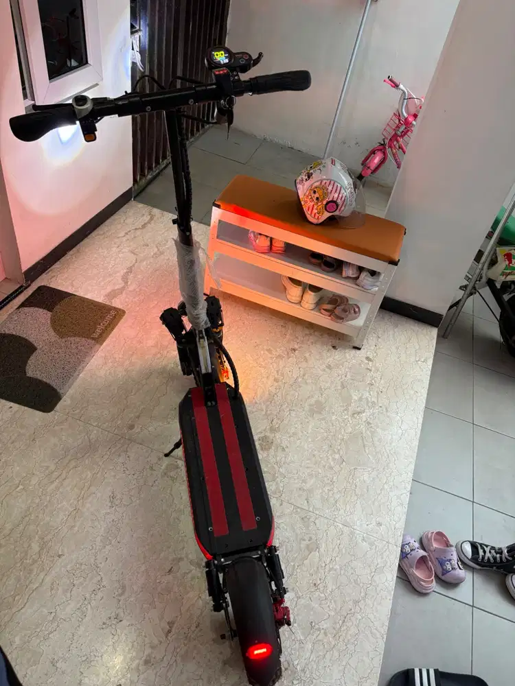 Scooter listrik max speed 40 km/jam