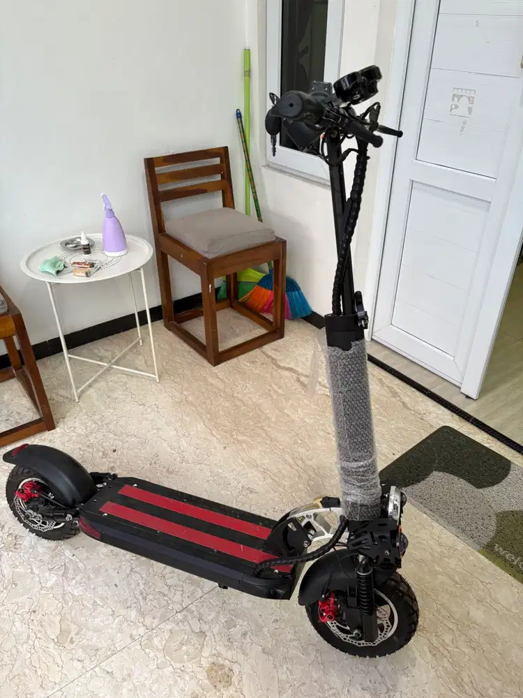 Scooter listrik max speed 40 km/jam