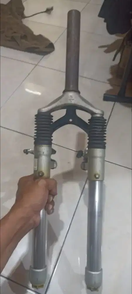 Fork Suspensi MTB Suntour 26 inch