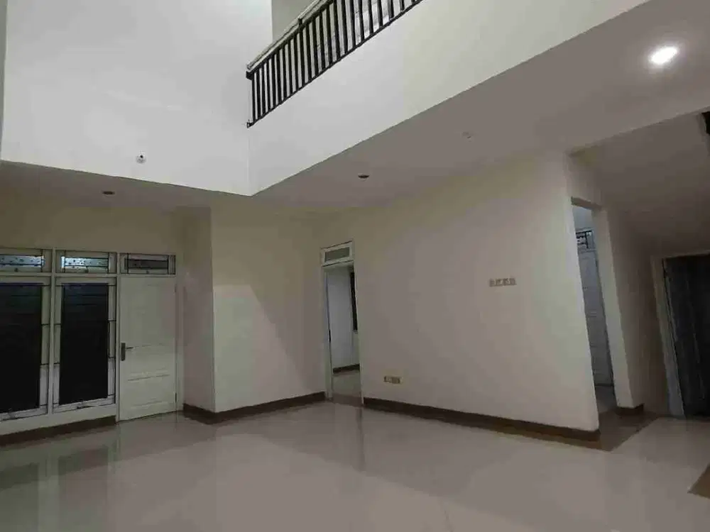 Rumah Puspita loka 4+1 kamar tidur