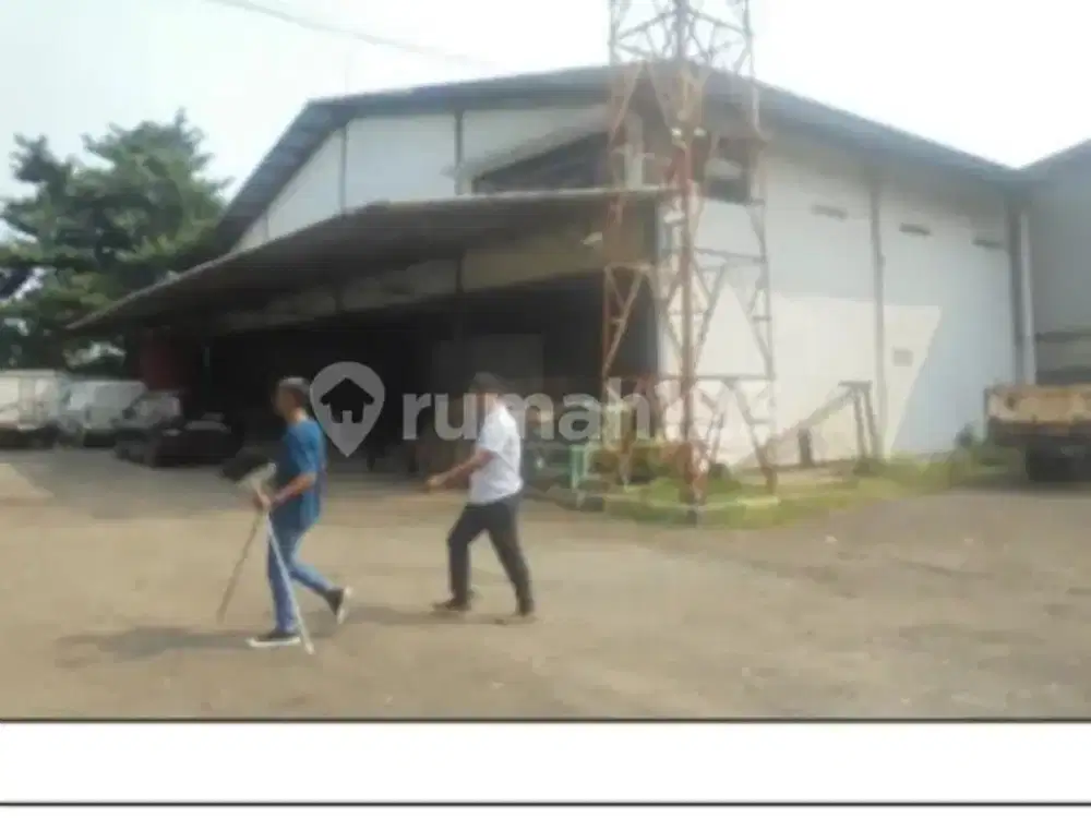 Gudang di Jalan Propinsi Tanjung Pura Karawang Jawa Barat