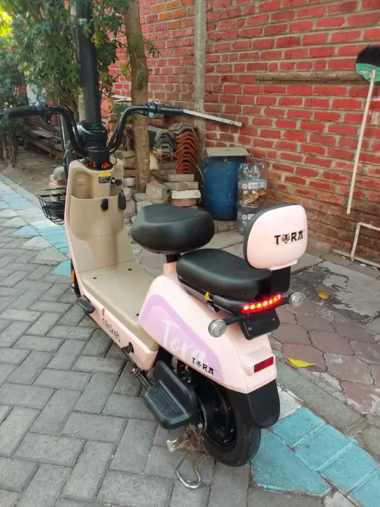 Sepeda Tora rocket