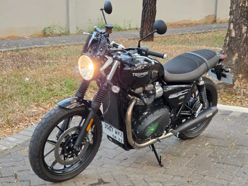 Moge Naked Triumph Street Twin 900 th 2022 Pmk Like New Siap Gas Modif