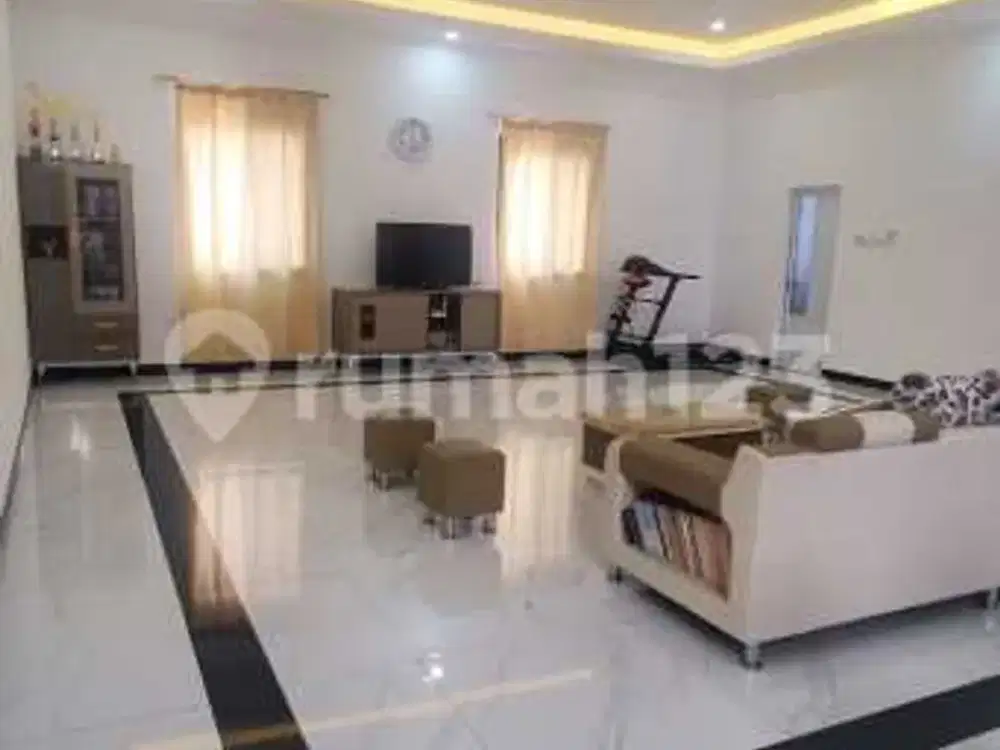 Rumah Komersial Cantikdan Strategis di Kalideres Jakarta Barat