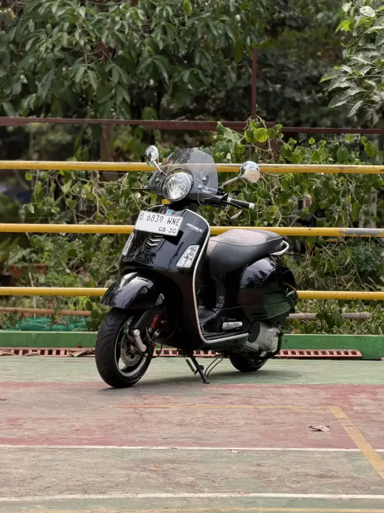 DIJUAL PIAGGIO VESPA GTS 150 3V THN 2015 PERFECT CONDITION