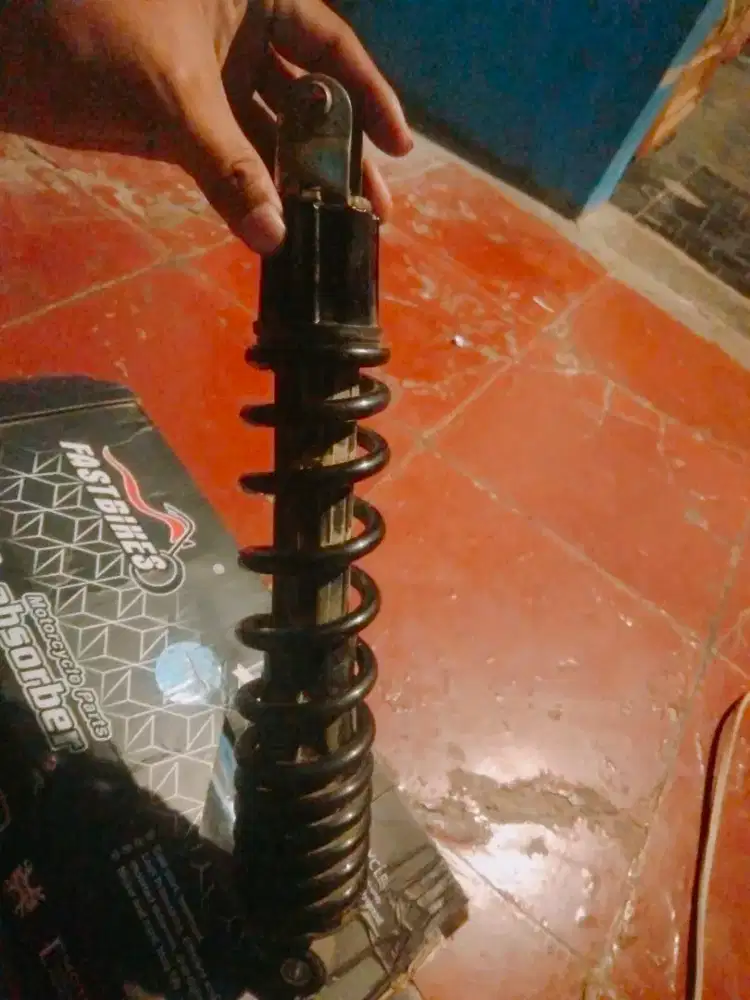 Shokbleker bawaan dealer vario160
