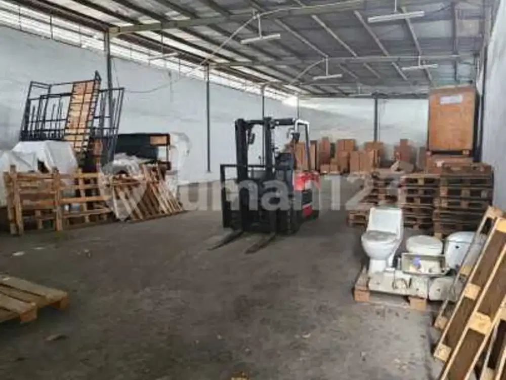 Gudang Workshop Di Tengah Kota Kalideres Jakarta Barat
