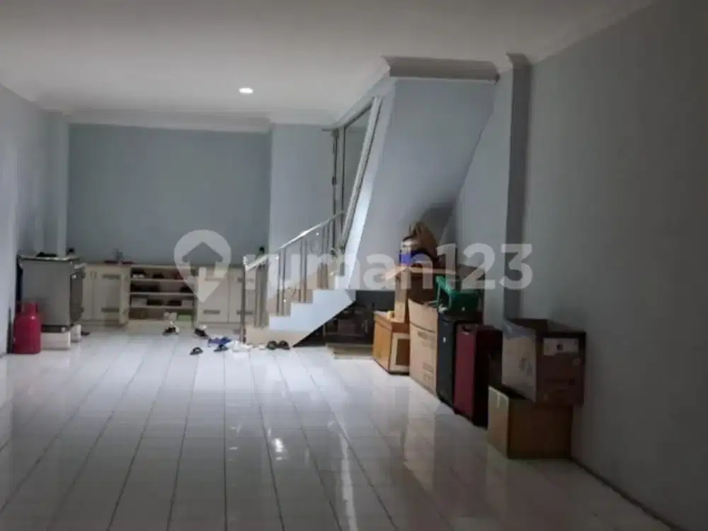 Ruko Buat Usaha Hadap Jalan di Pluit Jakarta Utara