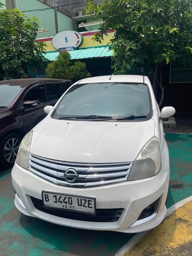 Nissan Grand livina 2012 Bensin