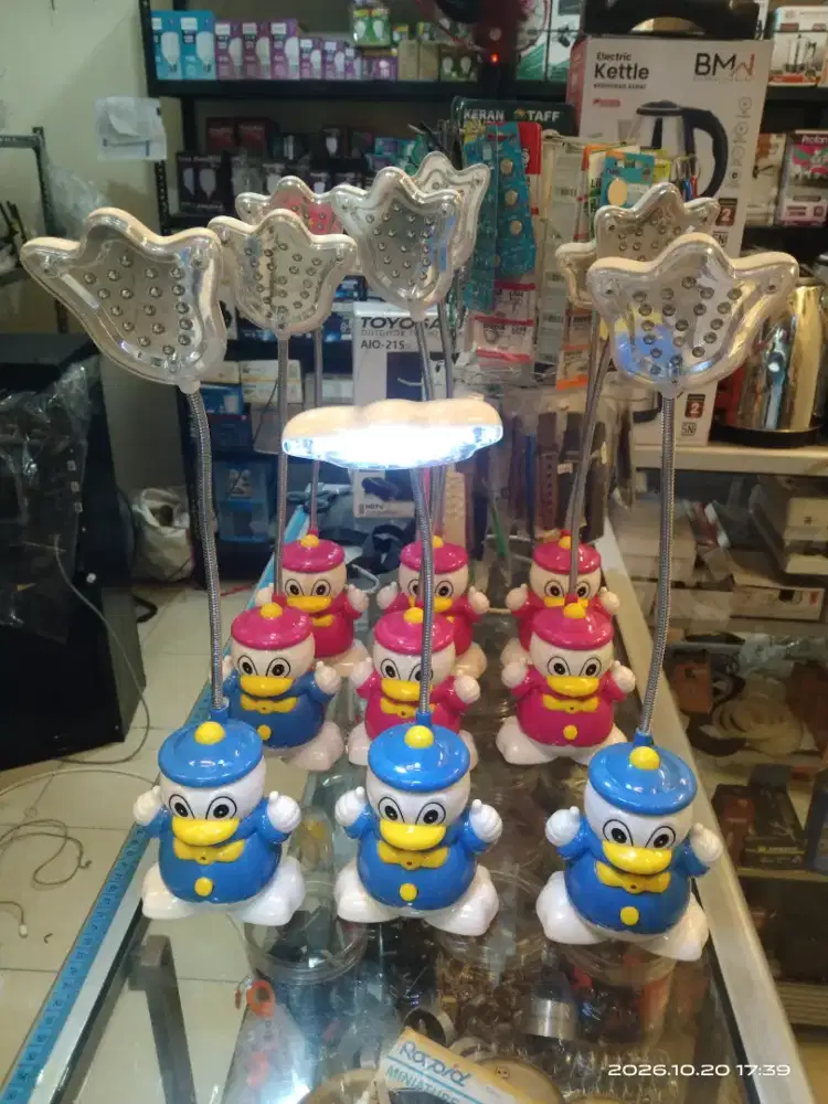 Lampu belajar karakter