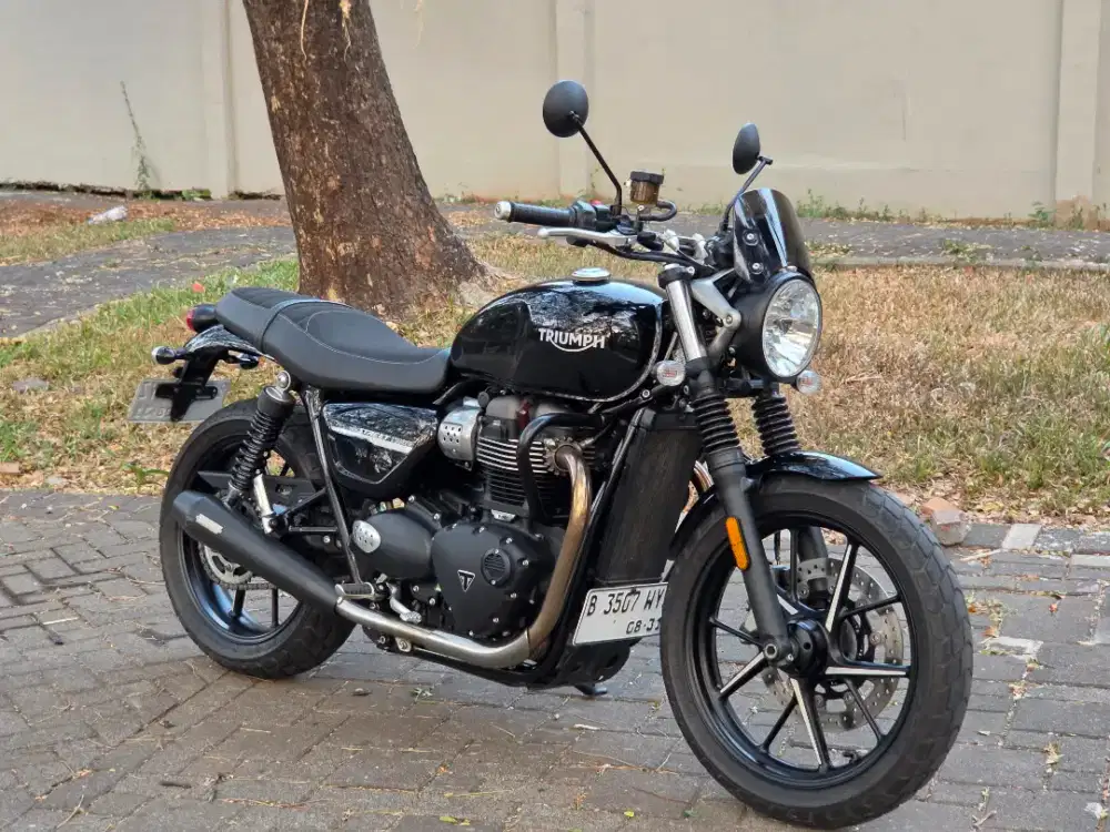 Moge Naked Triumph Street Twin 900 th 2022 Pmk Like New Siap Gas