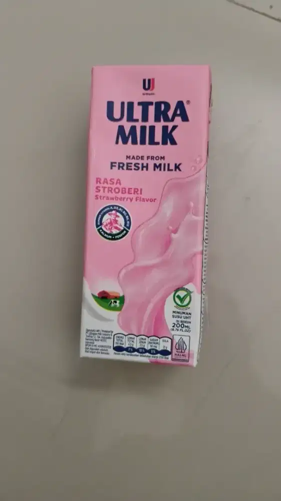 Susu UHT Ultra Milk 200ml (Full Cream / Cokelat / Stroberi)