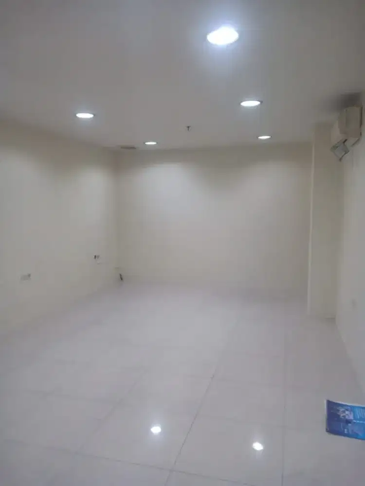 DISEWAKAN RUANG KANTOR LOKASI STRATEGIS