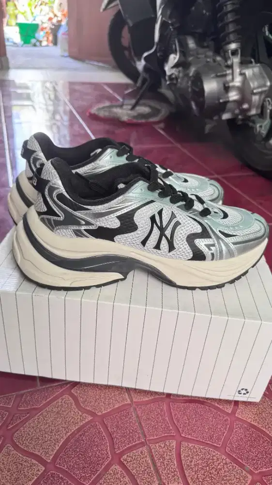 MLB NY shoes cakep