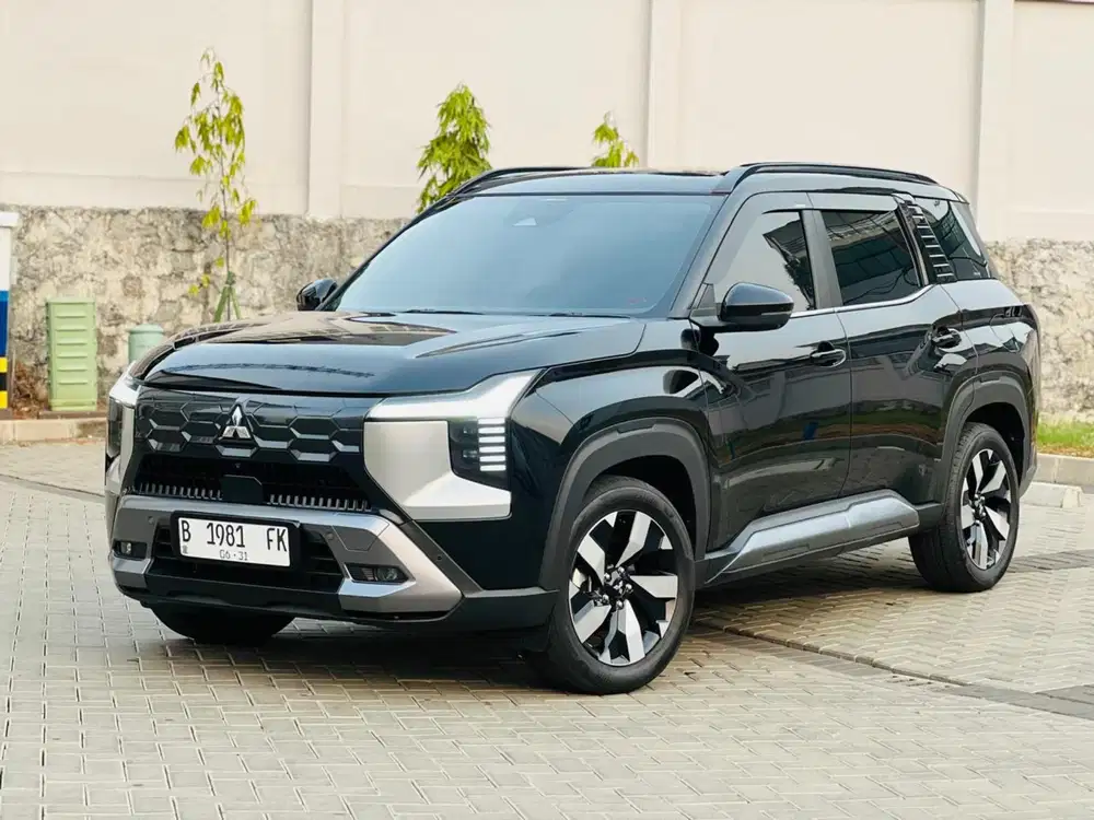 Mitsubishi Destinator 1.5 Ultimate Premium AT 2026 Hitam 7seater New