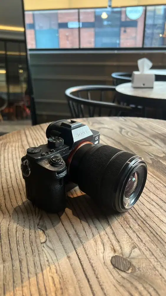 Sony A7r ii + lensa kit 28-70 f3.5-5.6