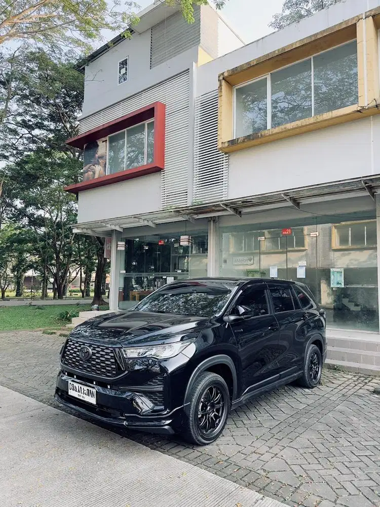 Toyota Kijang Innova Zenix  V HV CVT Modellista Hybrid 2.0 2025 Hybrid
