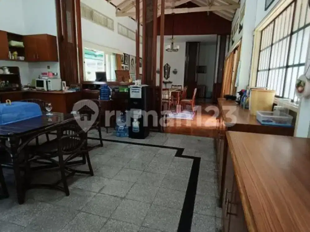 Rumah Pondok Indah jarang ada Lokasi Strategis Dijual Cepat