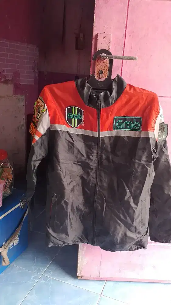 Jaket parasut kombinasi parasut size L mulus